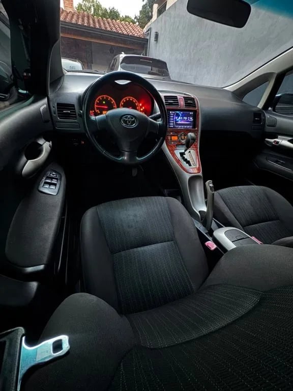 Toyota Auris — foto 6