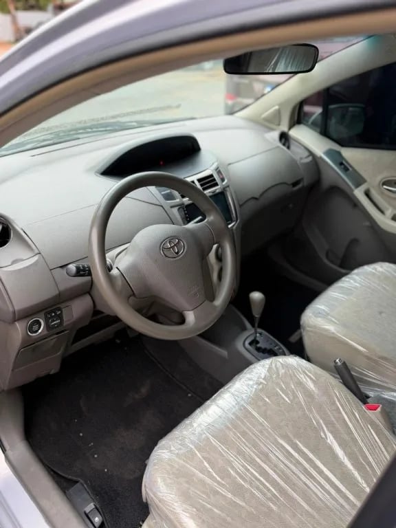 Toyota Vitz — foto 3