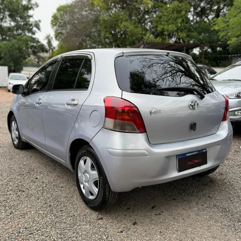Toyota Vitz — foto 4