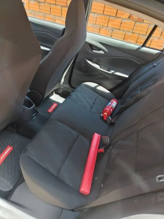 Chevrolet Onix — foto 6