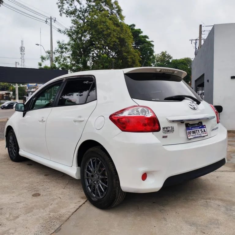 Toyota Auris — foto 4