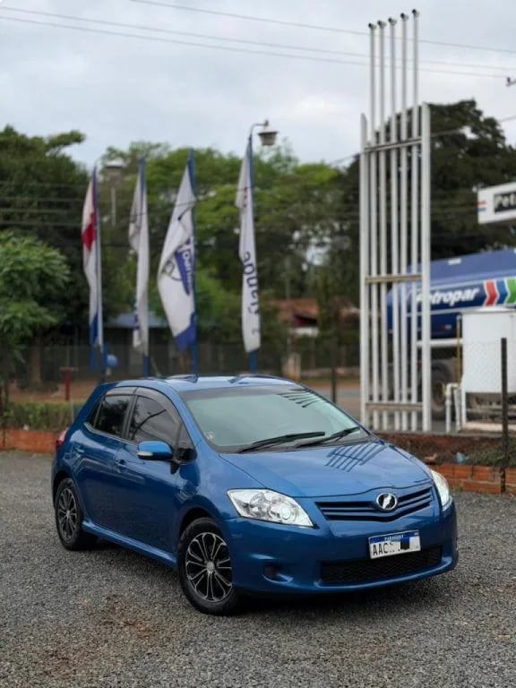 Toyota Auris — foto 1