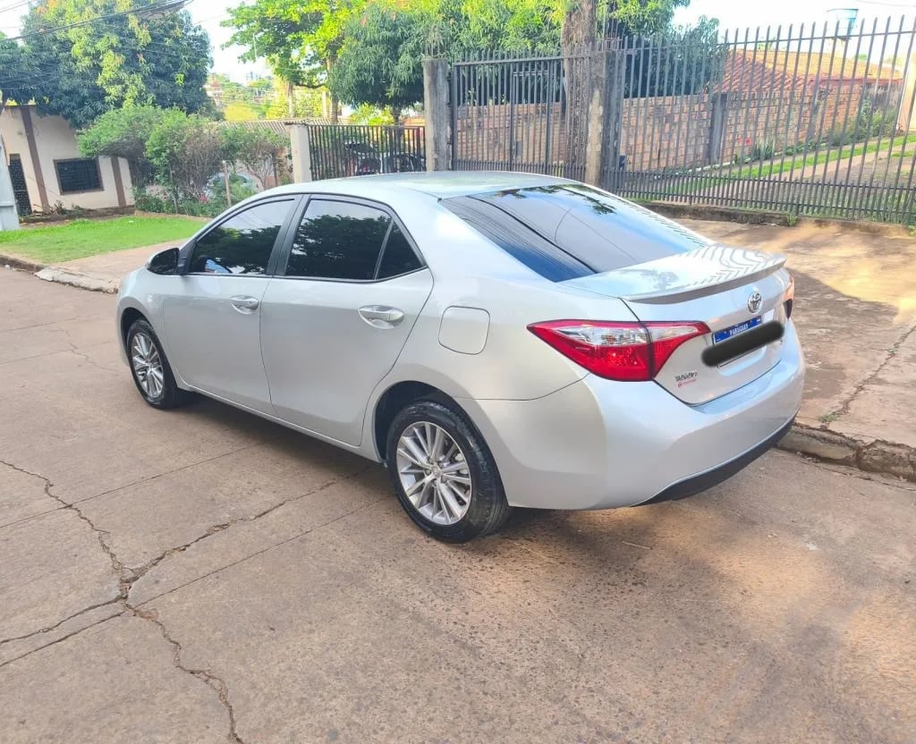 Toyota Corolla — foto 2