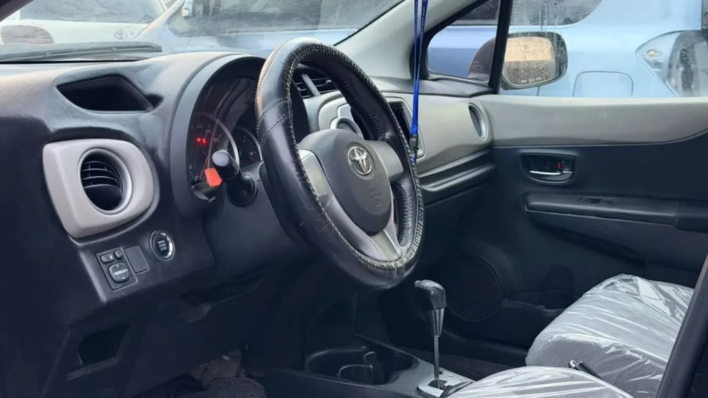 Toyota Vitz — foto 7