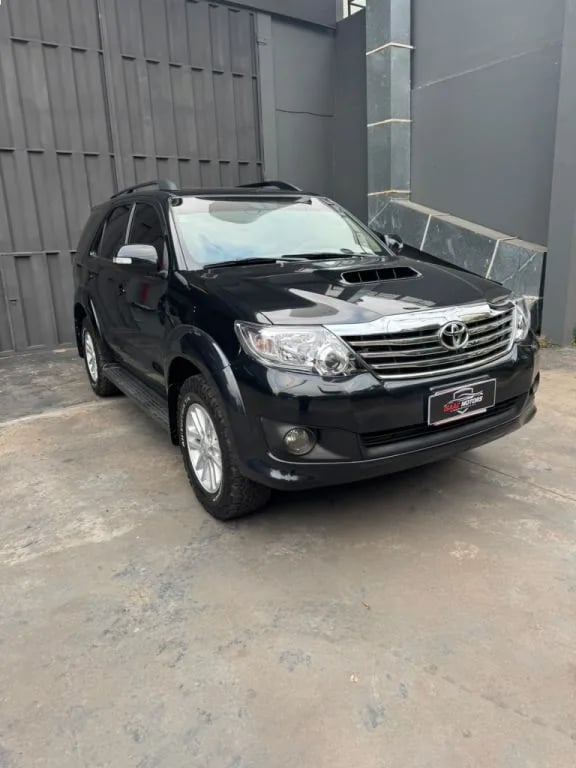 Toyota Fortuner — foto 6