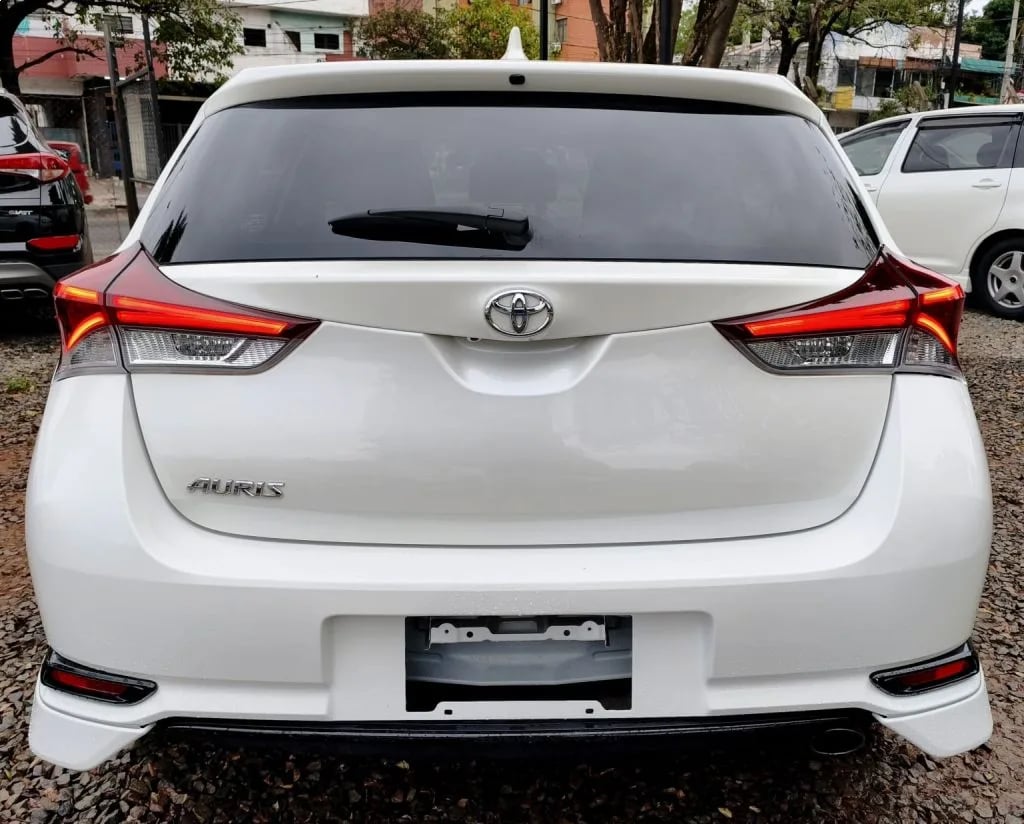 Toyota Auris — foto 3