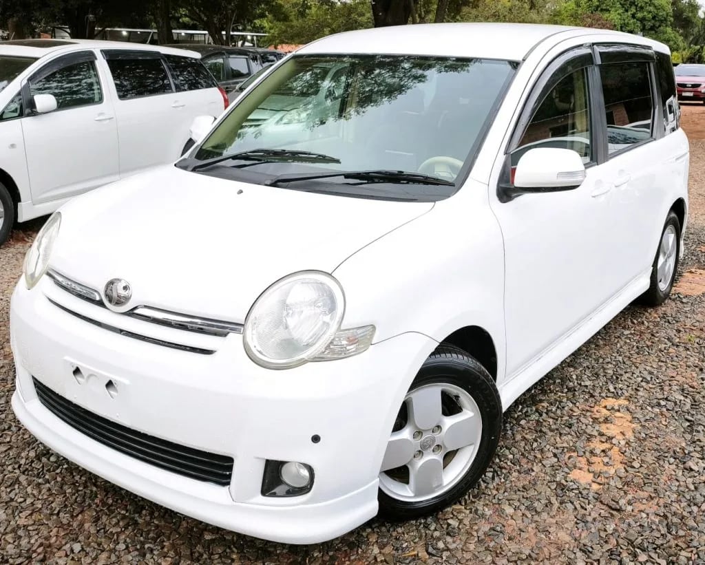 Toyota Sienta — foto 5