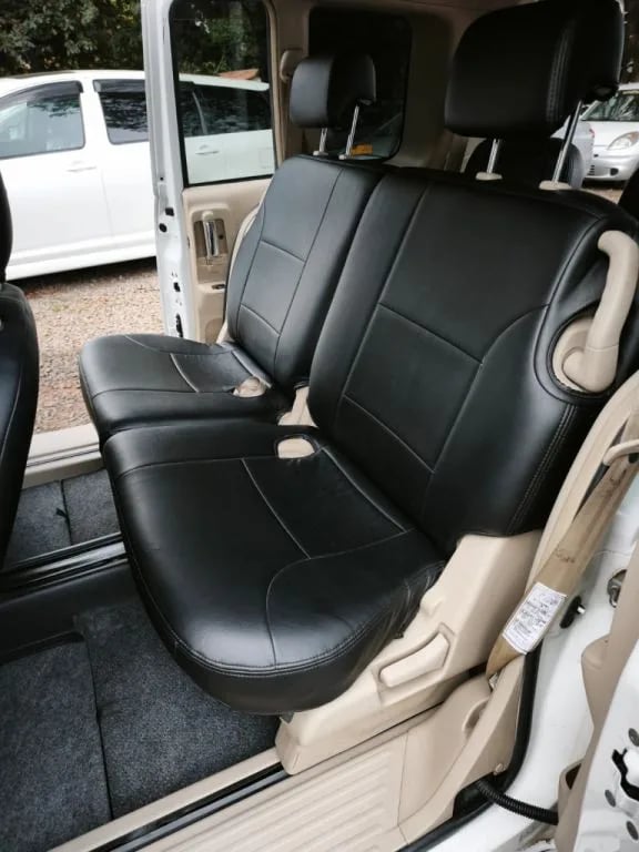 Toyota Sienta — foto 8