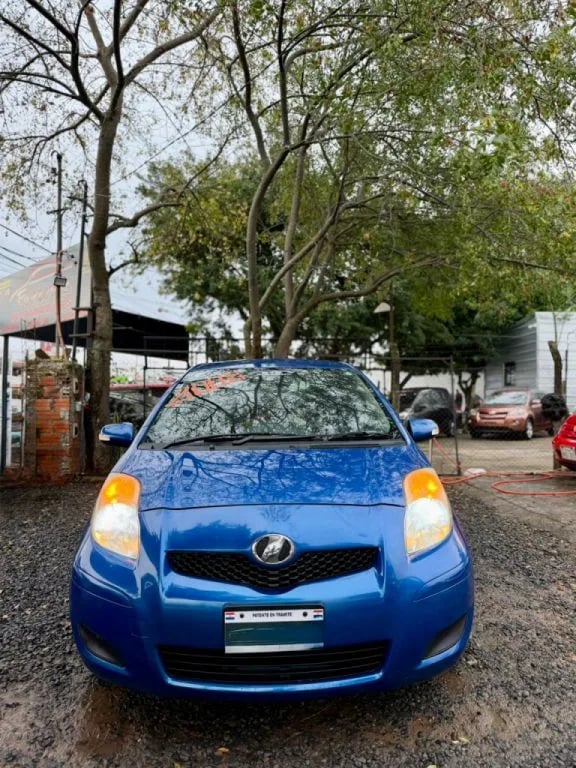 Toyota Vitz — foto 2