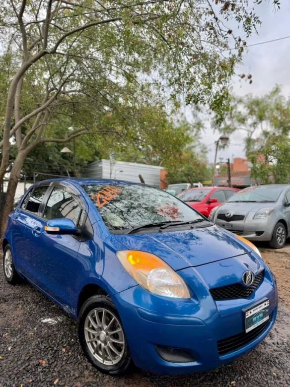 Toyota Vitz — foto 3
