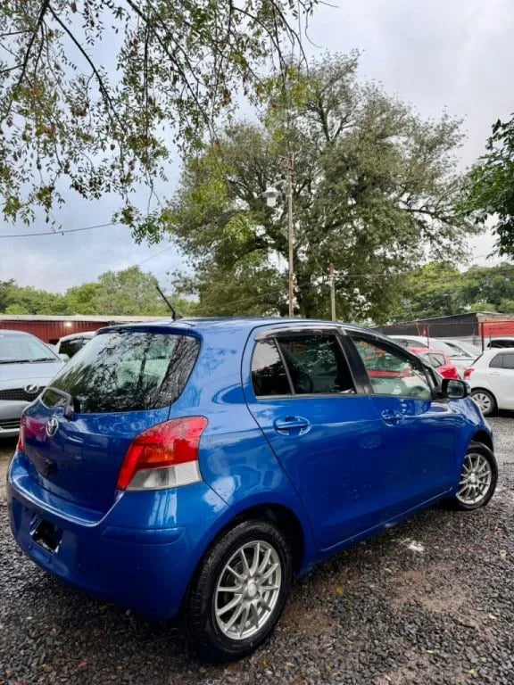 Toyota Vitz — foto 4