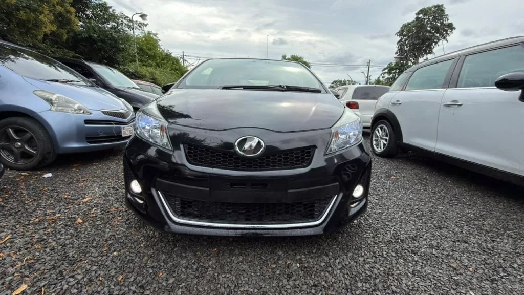 Toyota Vitz — foto 2