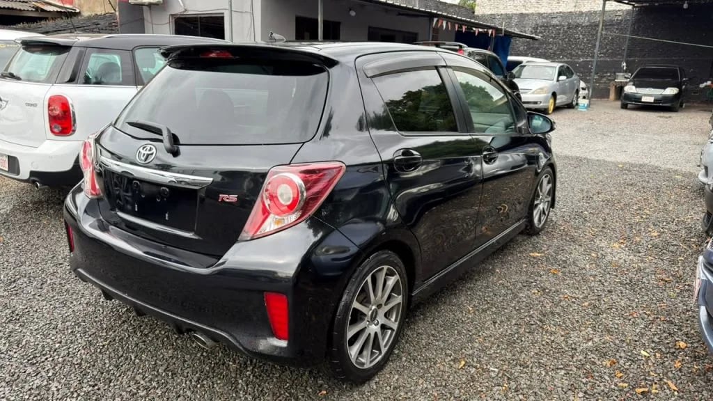 Toyota Vitz — foto 4