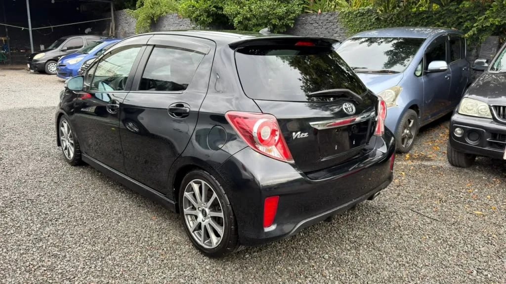 Toyota Vitz — foto 5