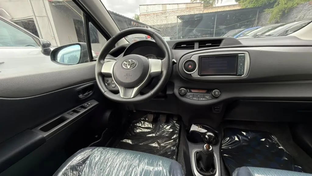 Toyota Vitz — foto 7