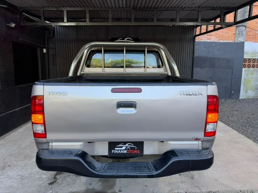 Toyota Hilux — foto 6