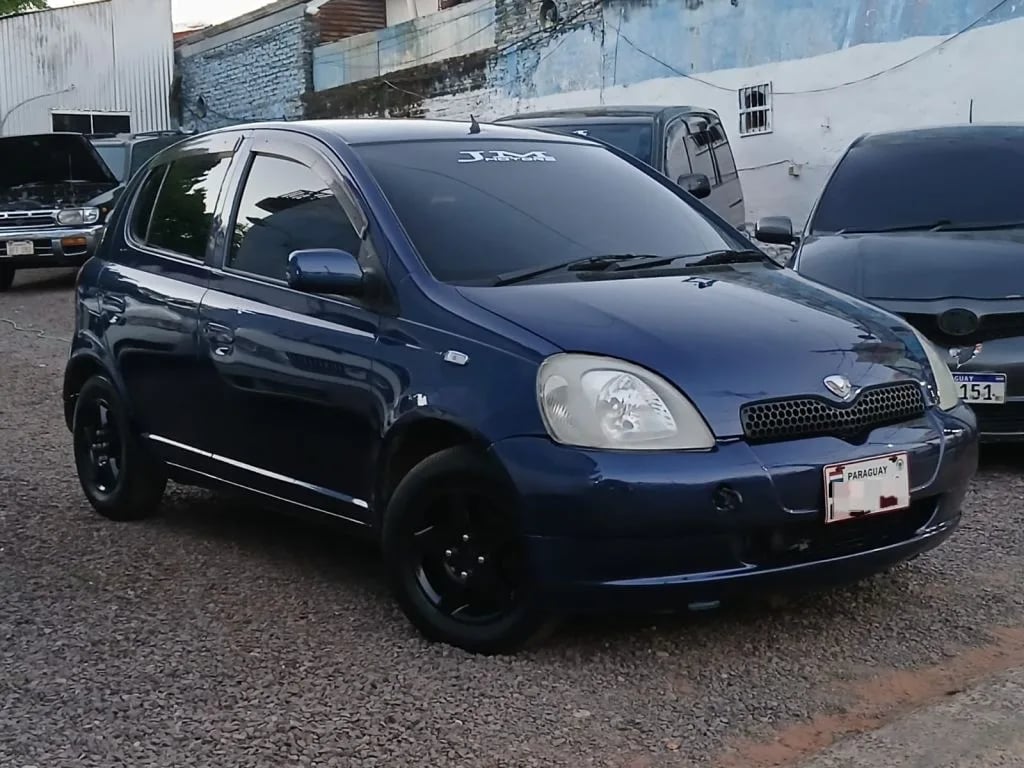 Toyota Vitz — foto 2