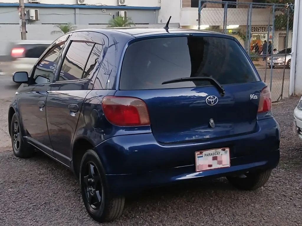 Toyota Vitz — foto 3