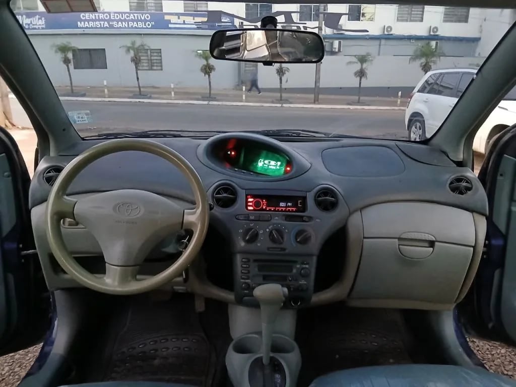 Toyota Vitz — foto 4