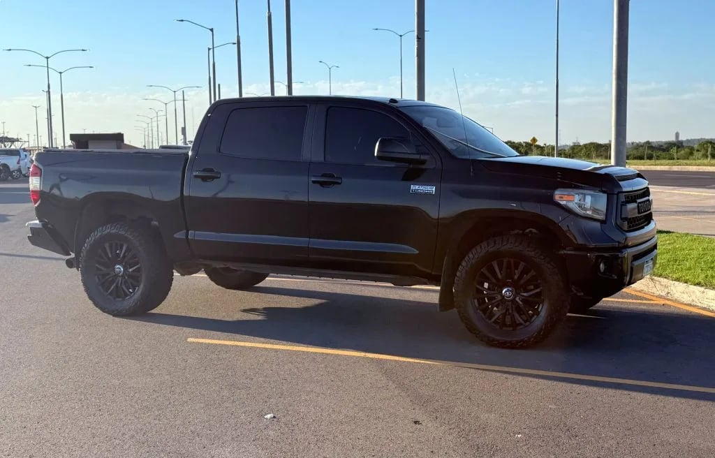 Toyota Tundra — foto 5