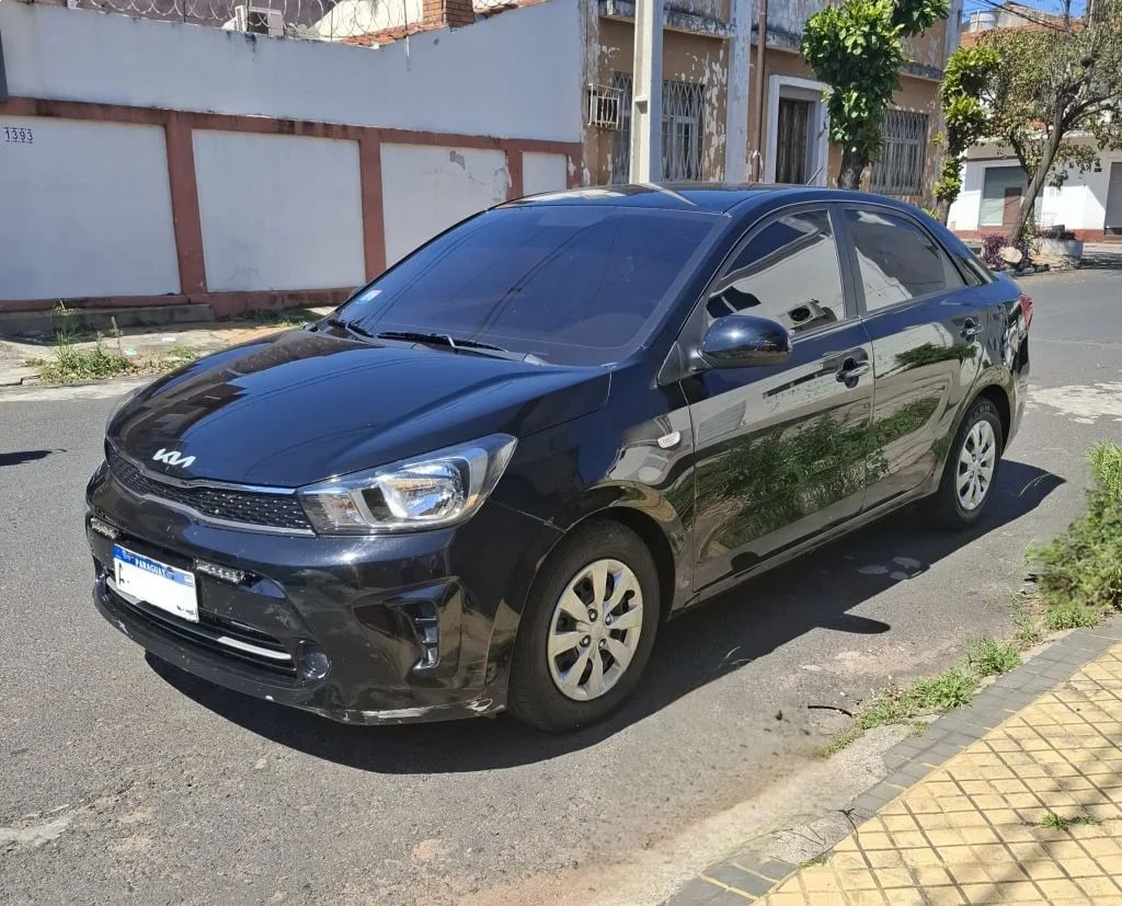 Kia Soluto — foto 4