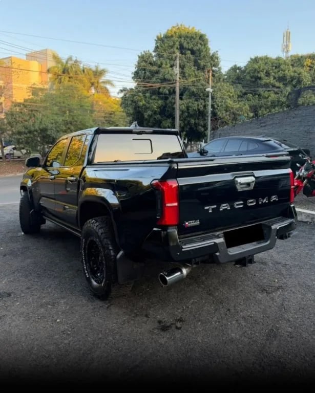 Toyota Tacoma — foto 9