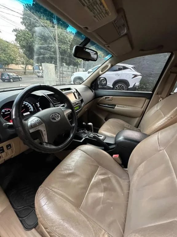 Toyota Fortuner — foto 8