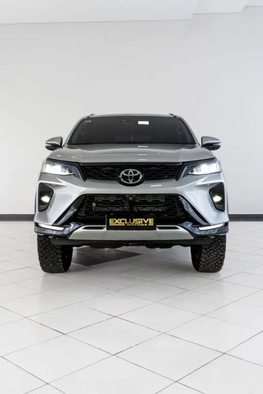 Toyota Fortuner — foto 2