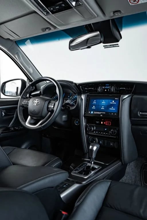 Toyota Fortuner — foto 7