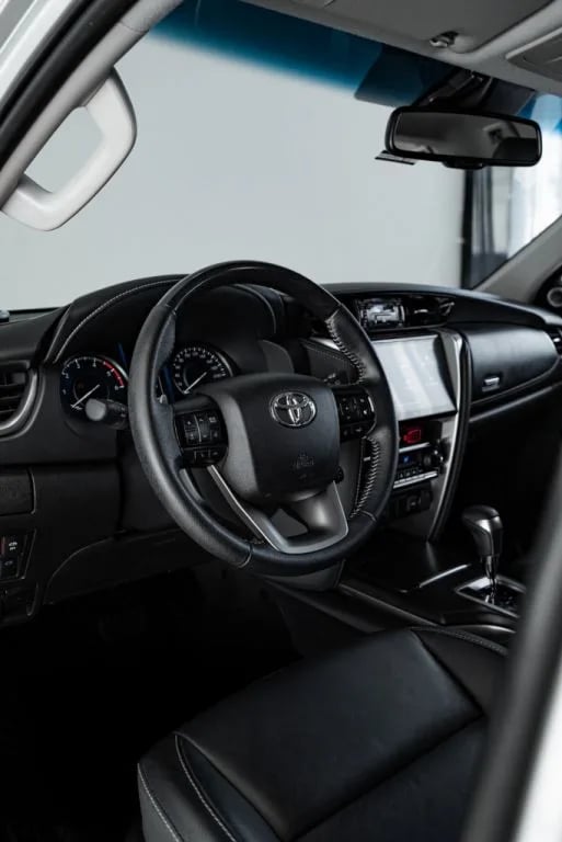 Toyota Fortuner — foto 9