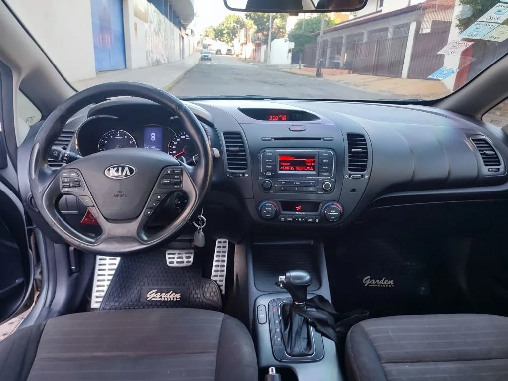 Kia Cerato — foto 2