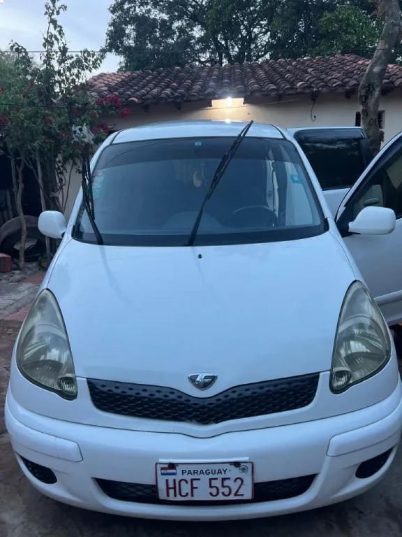 Toyota Funcargo — foto 2