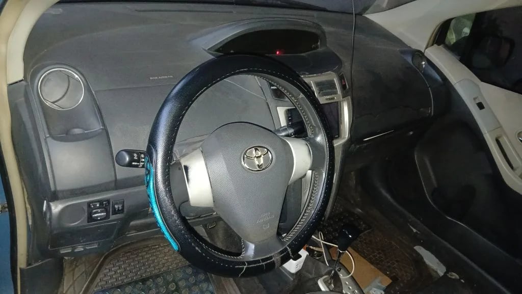 Toyota Vitz — foto 4