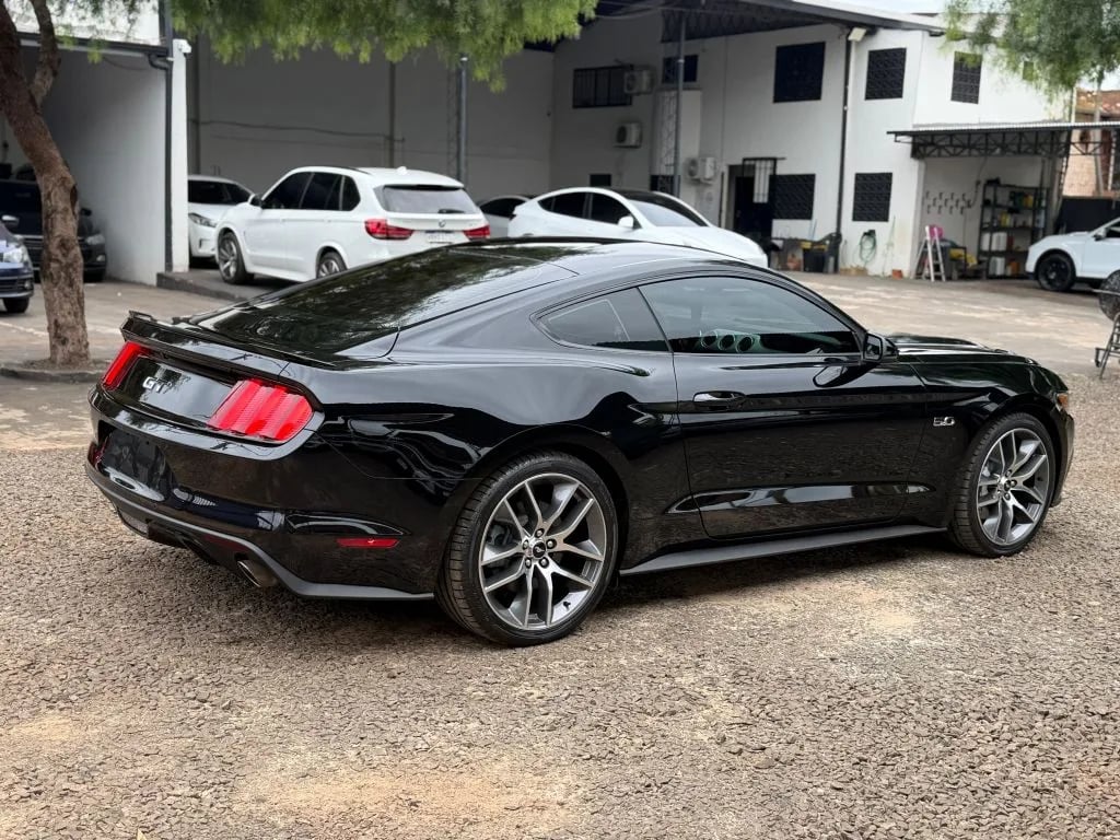Ford Mustang — foto 7