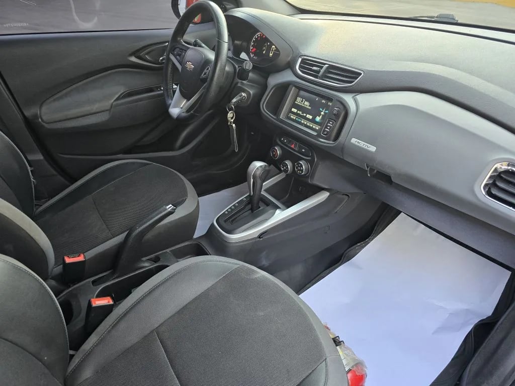 Chevrolet Onix — foto 9