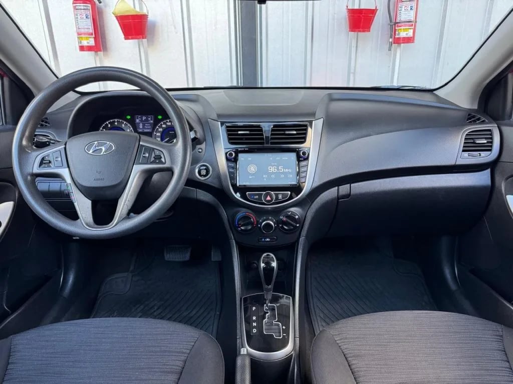 Hyundai Accent — foto 3