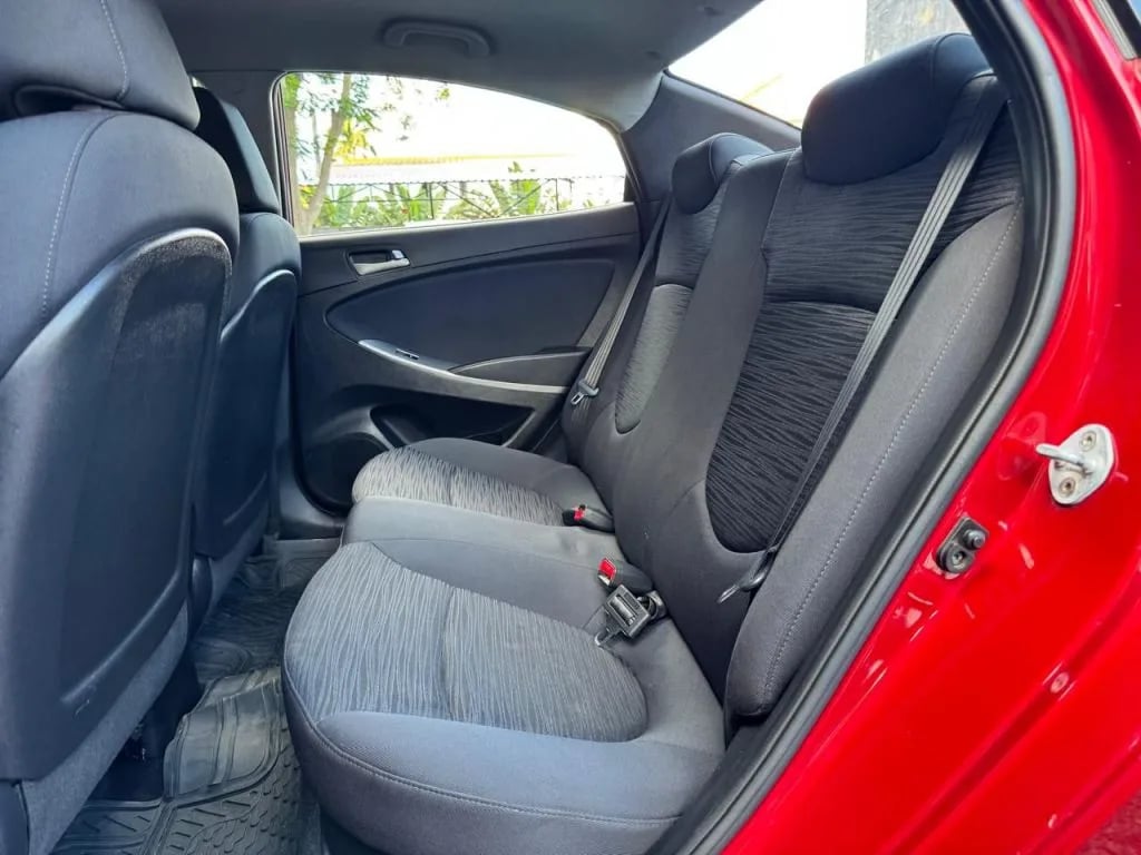 Hyundai Accent — foto 5
