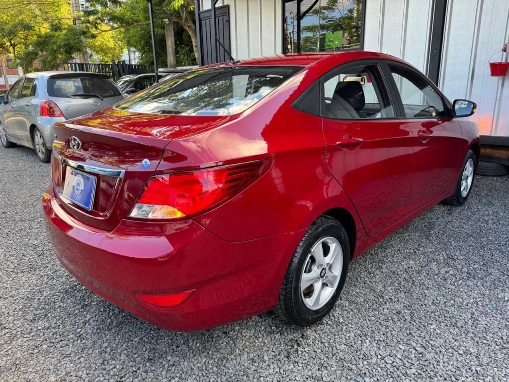Hyundai Accent — foto 7