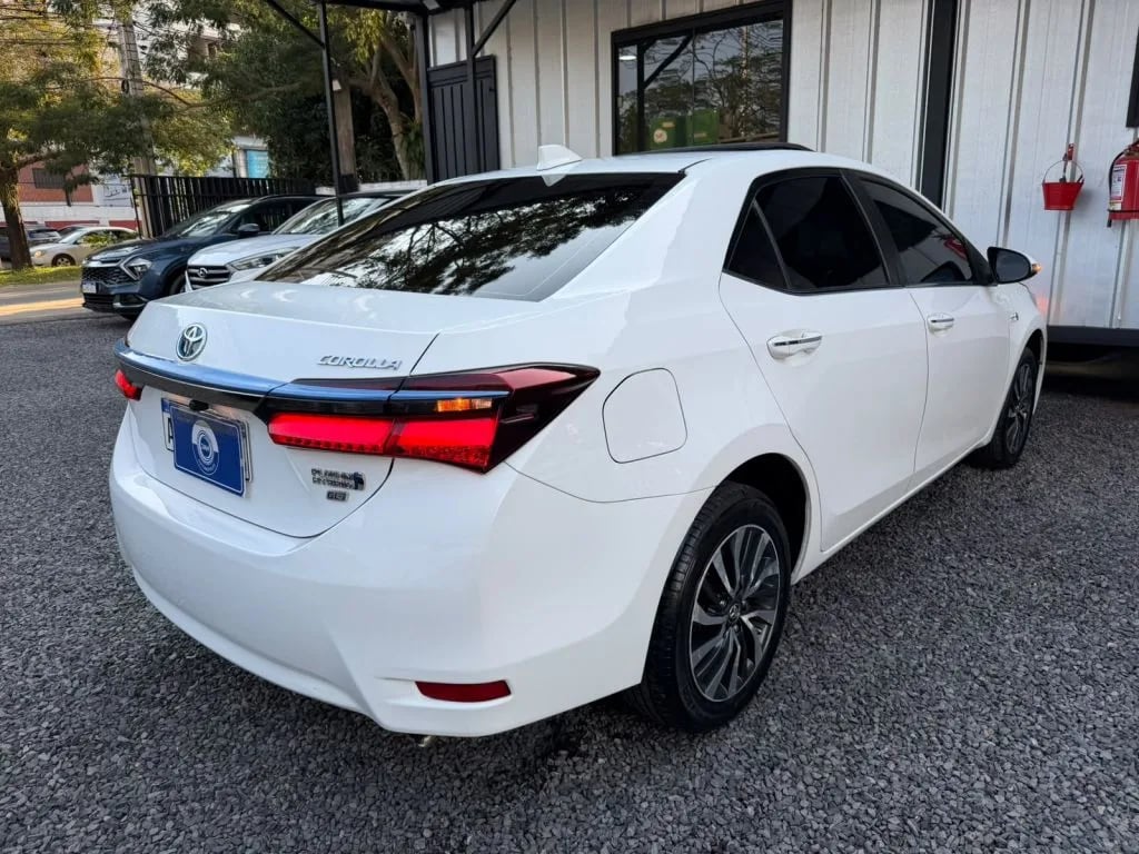 Toyota Corolla — foto 7
