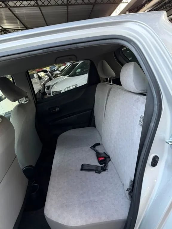 Toyota Vitz — foto 4