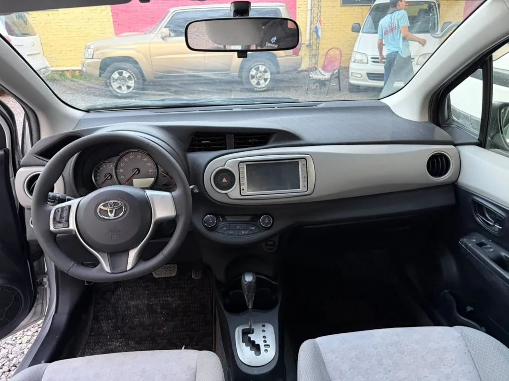 Toyota Vitz — foto 5