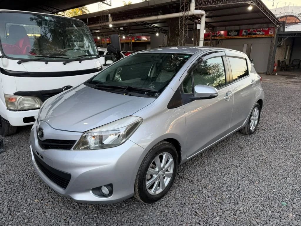 Toyota Vitz — foto 7