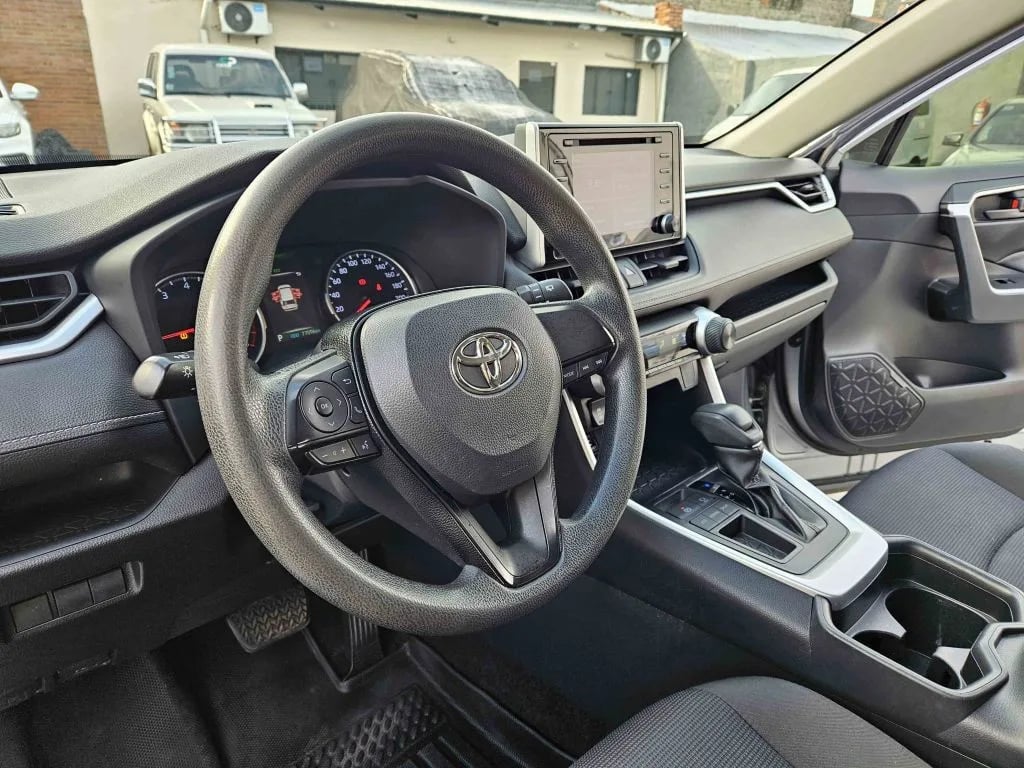 Toyota RAV4 — foto 5