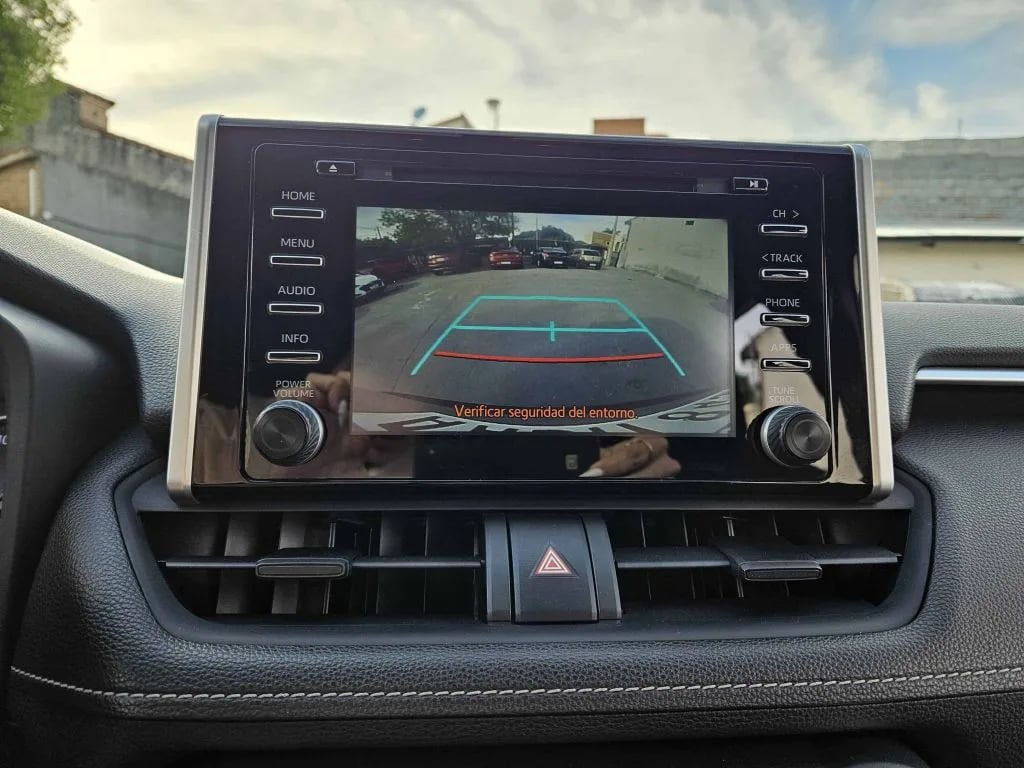 Toyota RAV4 — foto 7