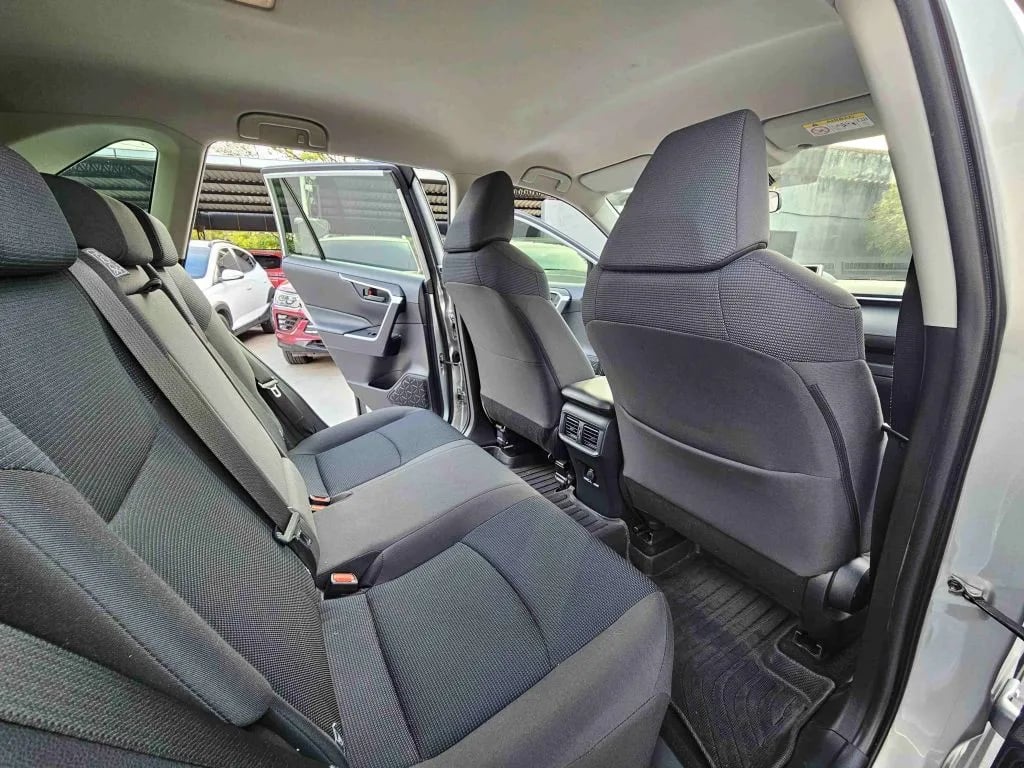 Toyota RAV4 — foto 9