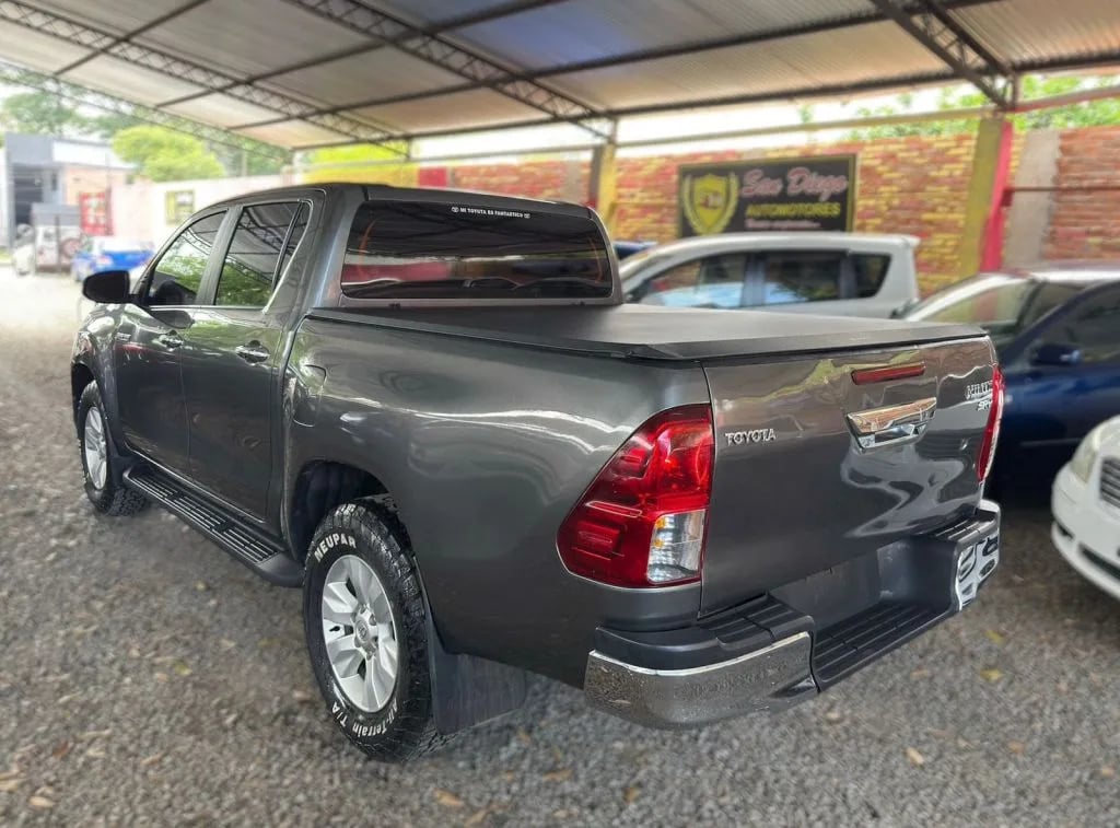 Toyota Hilux — foto 3