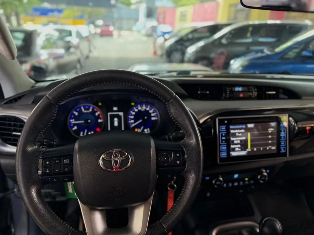 Toyota Hilux — foto 4
