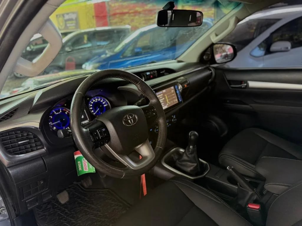 Toyota Hilux — foto 6