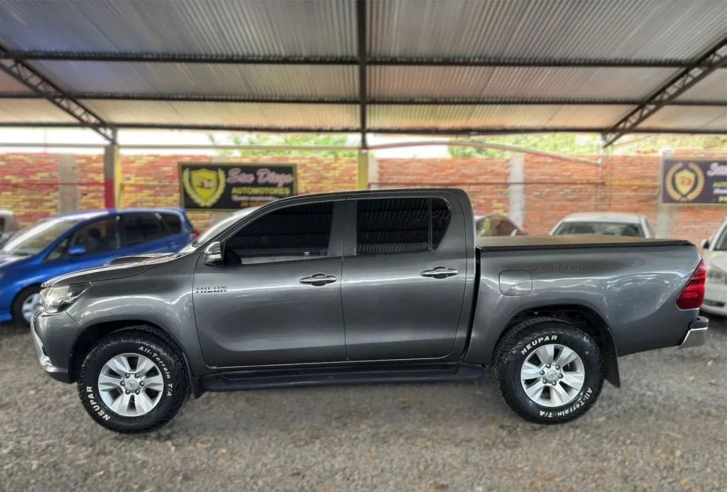 Toyota Hilux — foto 8