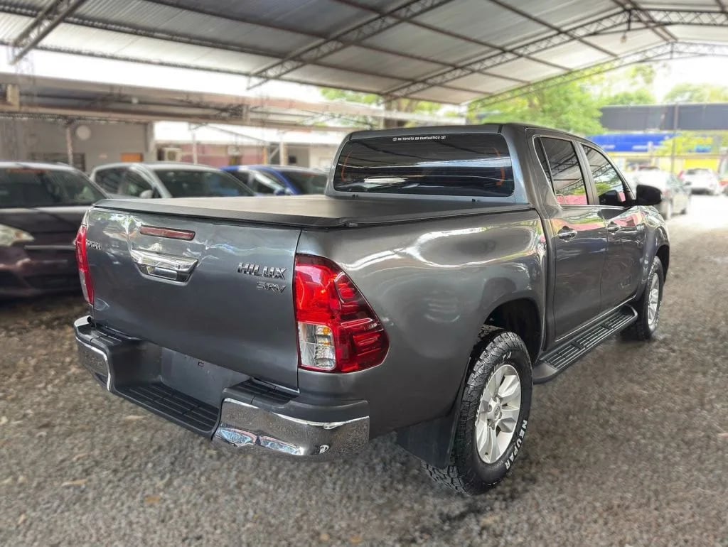 Toyota Hilux — foto 9